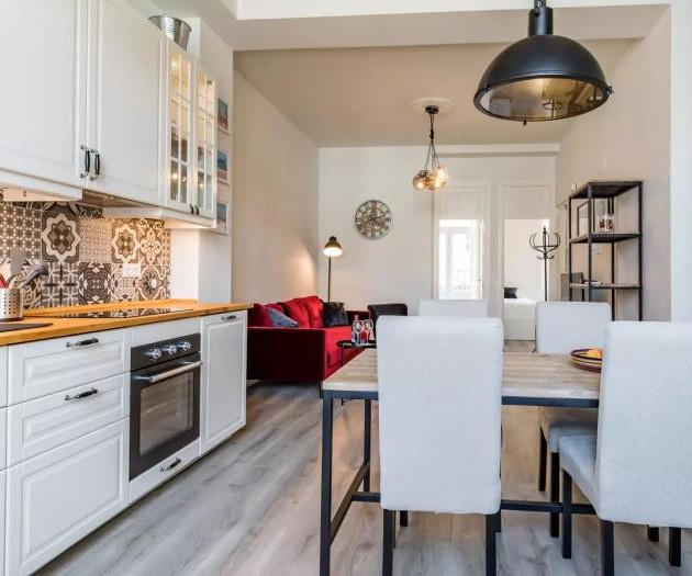 STUNNING 2-BEDROOM APARTMENT IN RUSSAFA · SEASONAL
