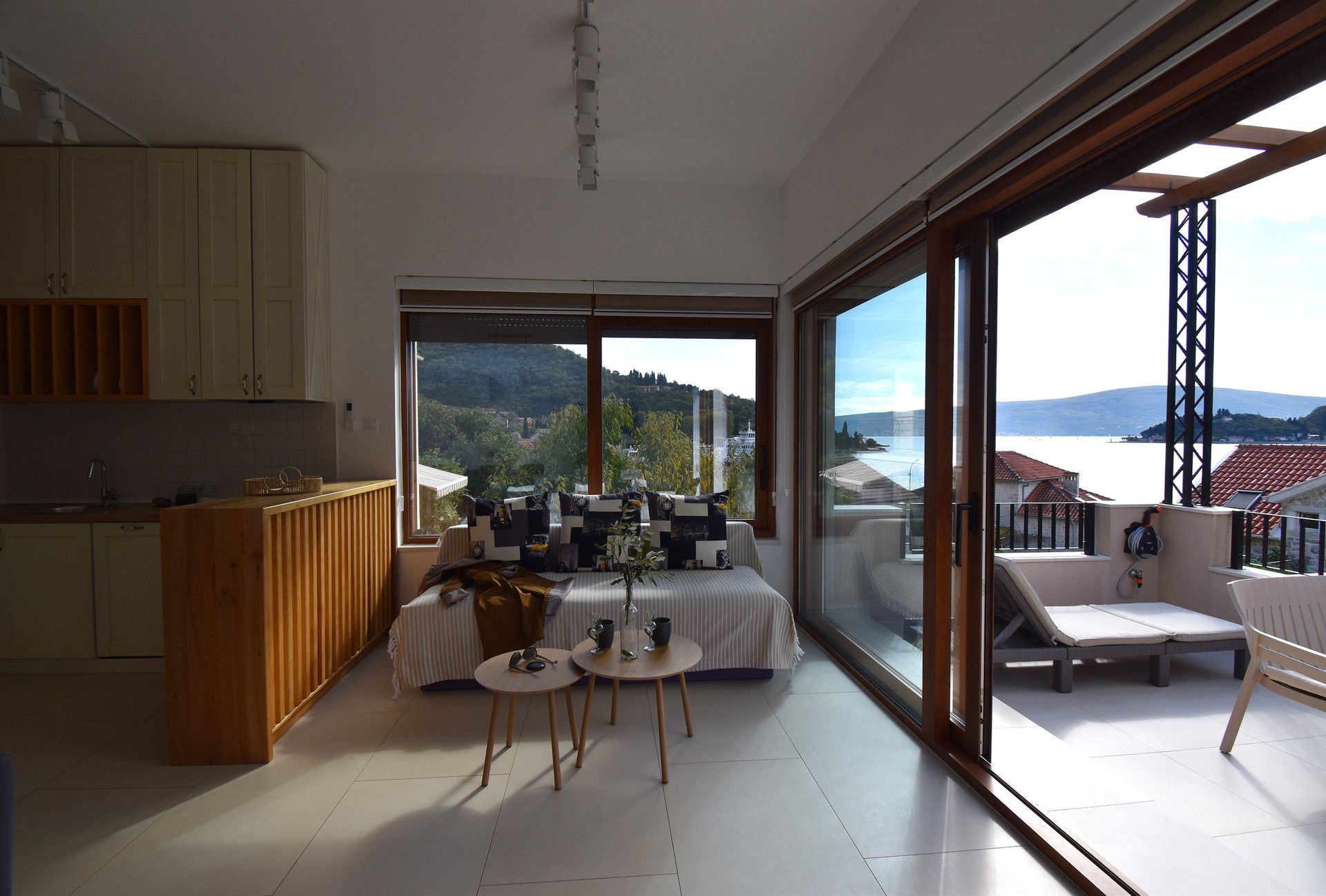 Living area with kitchen and terrace