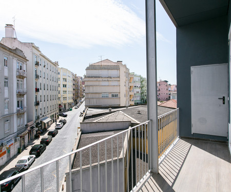 Great Apartment w/ Balcony - Center of Lisbon