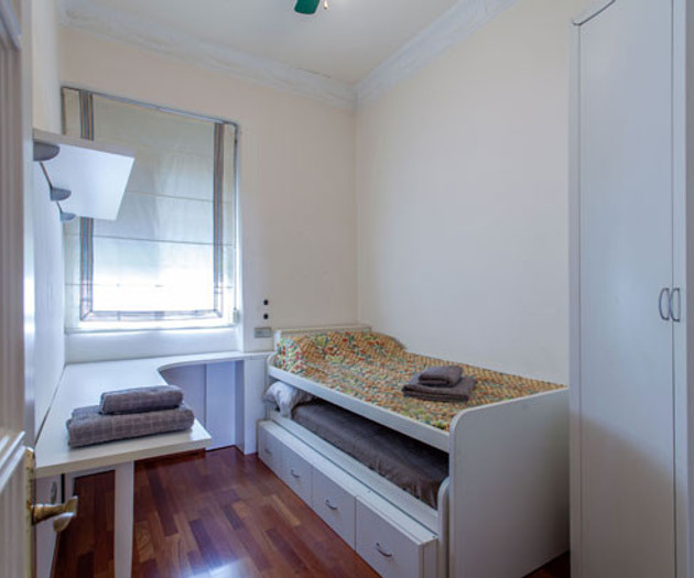 Two bedroom apartment with terrace in Ruzafa