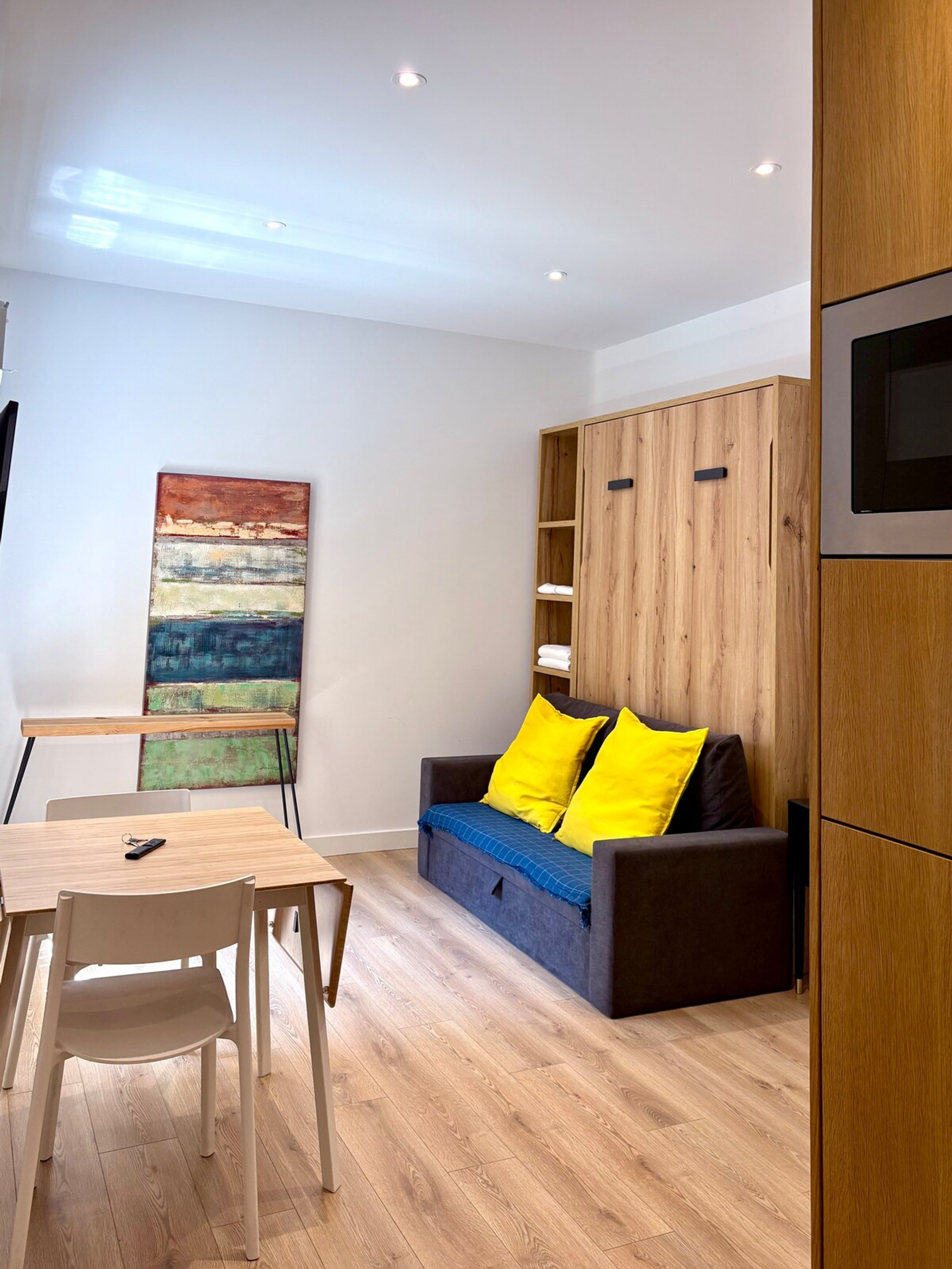 Living area image 1