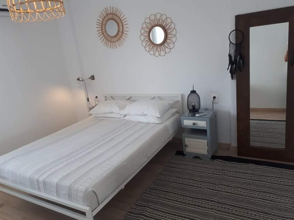 Charming En-Suite in downtown apartment