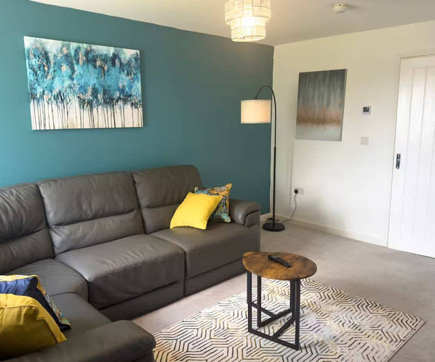 Cozy 3 Bedroom House | Free Parking | Garden
