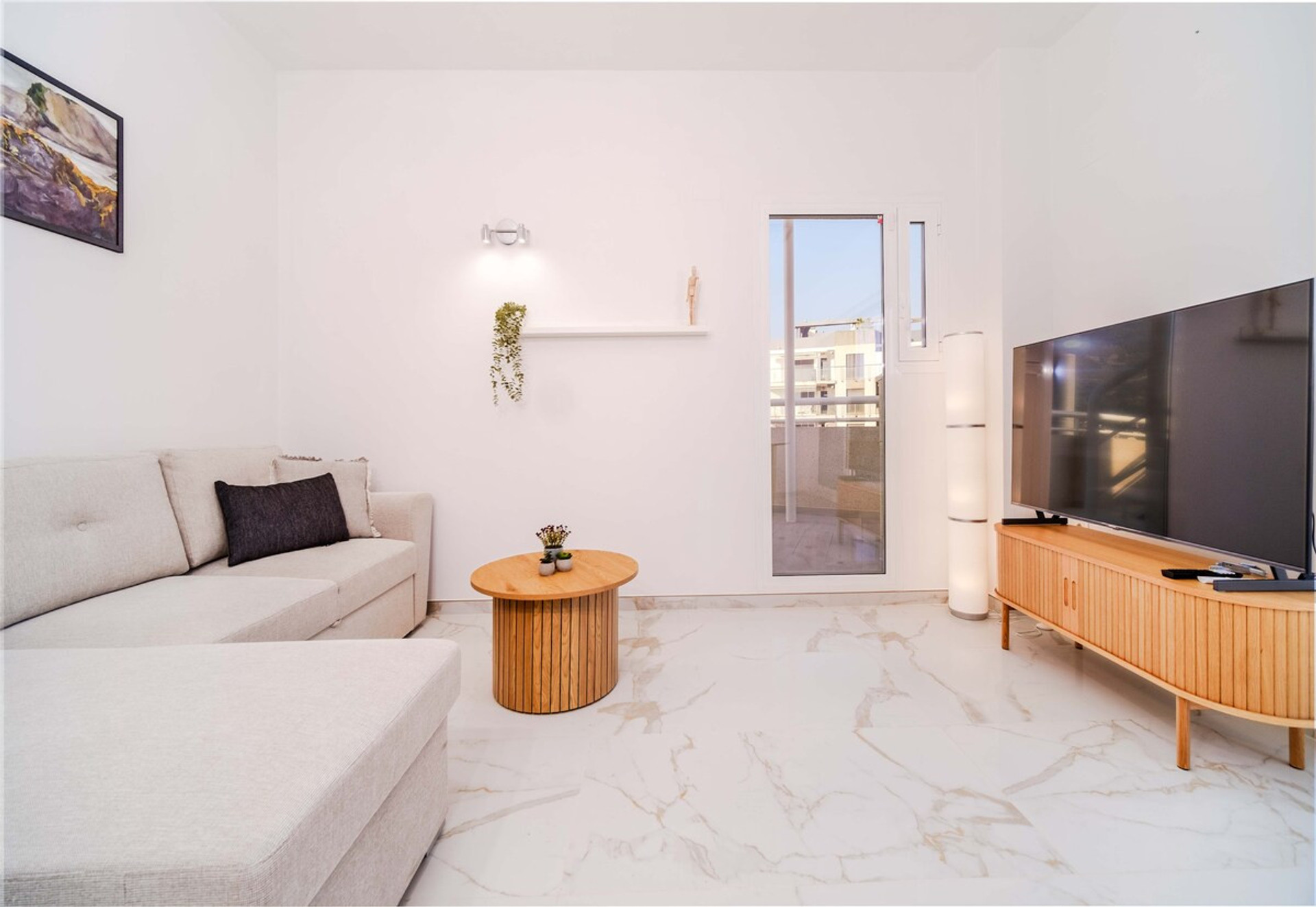 Living room image 5