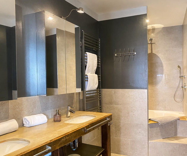 Luxury 4th-Floor Penthouse near Basilica