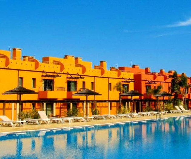 Luxury Apartment, with pool and beach