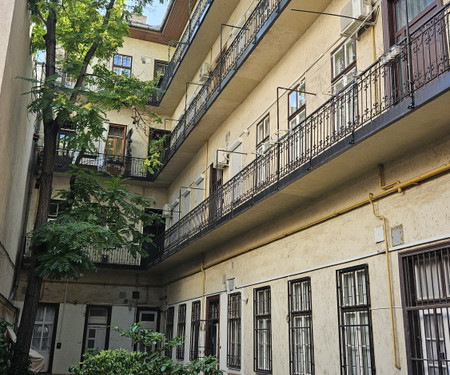 Quiet apartment next to the Opera