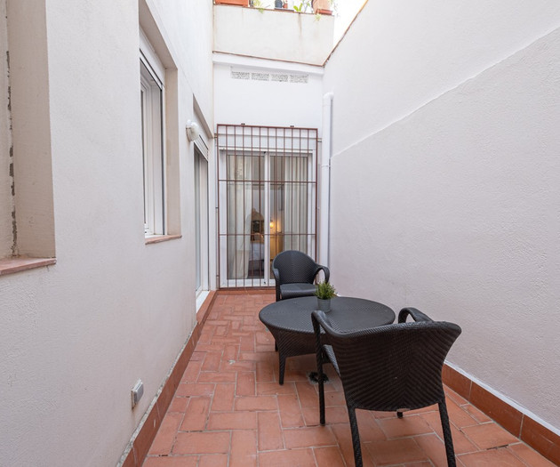 2-Bedroom Apartment Near Sants & Camp Nou