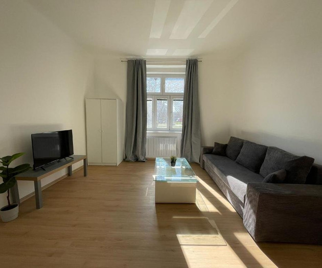 Cozy & Spacious Apartment for 5 Guests in Prague