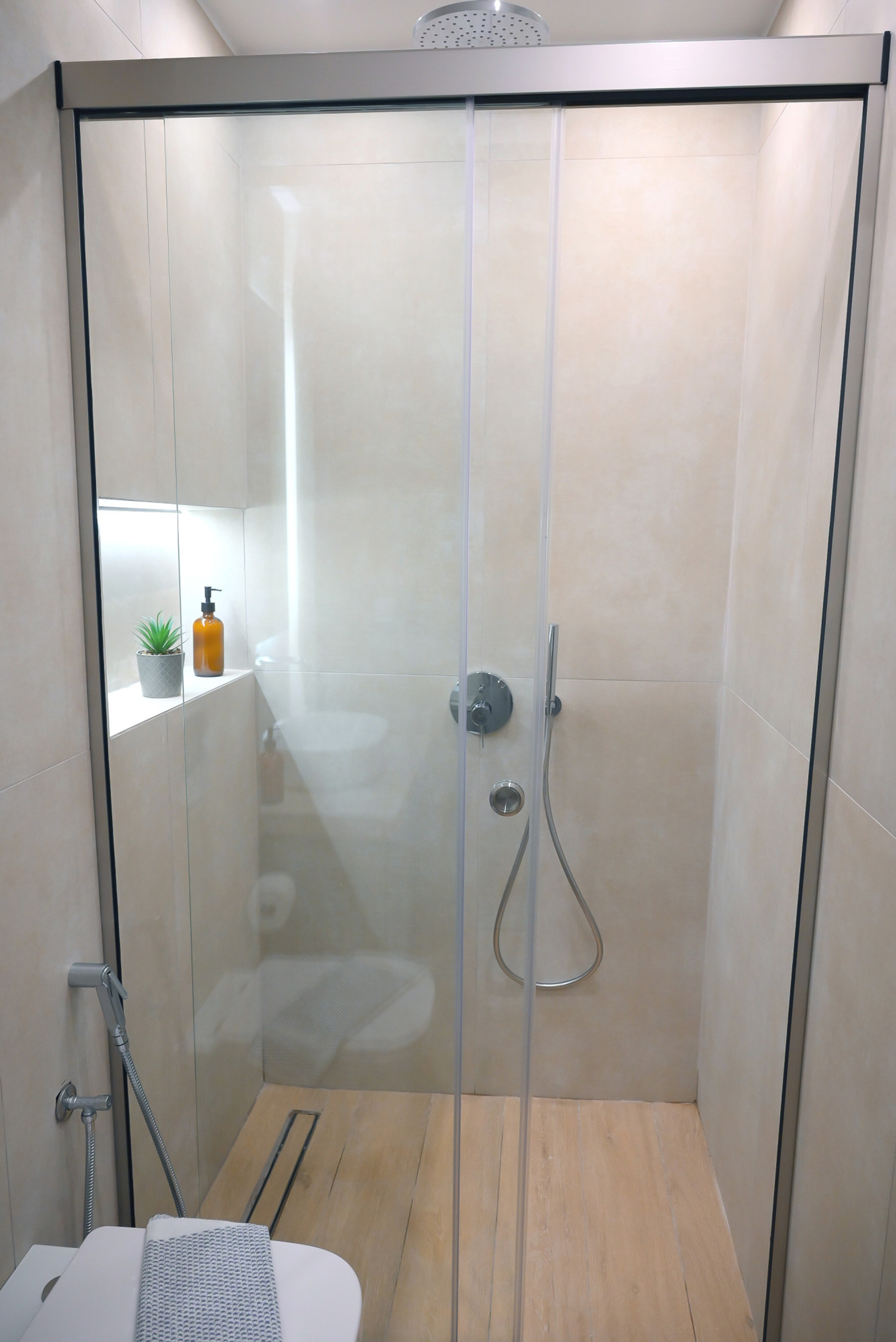 BATHROOM B9