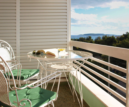 Openspace Sea View Apartment with Balcony