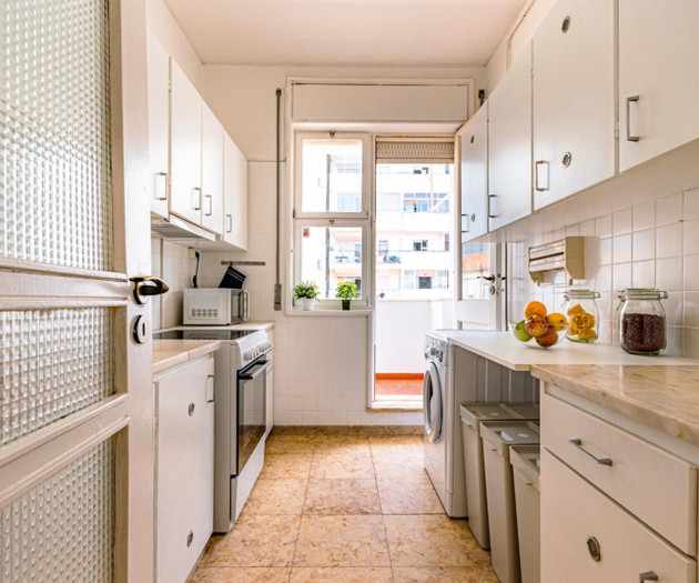 Comfortable single bedroom close to  metro-room 3