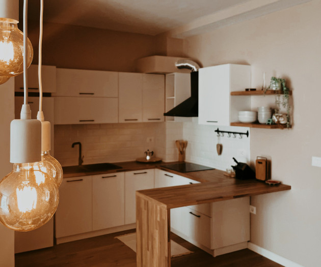 S t r e h z a: your spacious sunlit oasis
