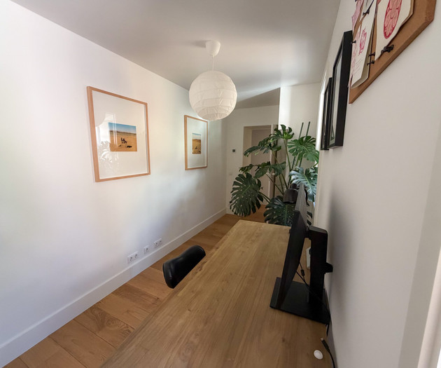 High-end T2 in a fully renovated building