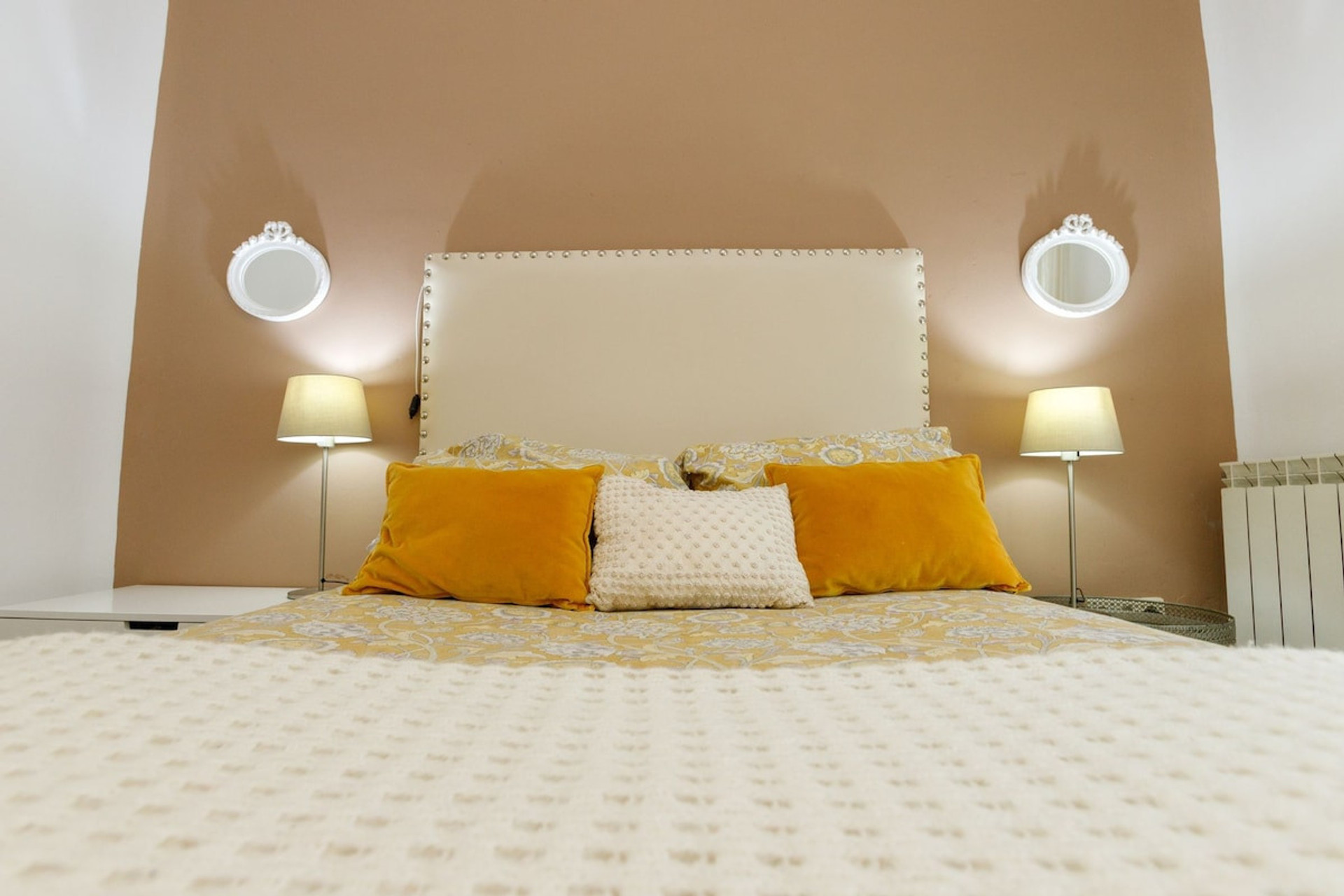 Bedroom 1 image 2