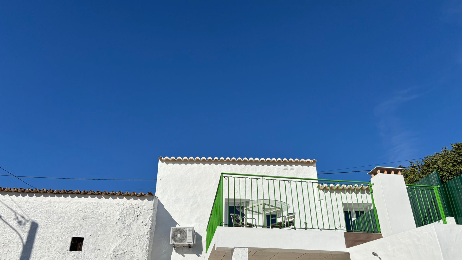 Vista do páteo para o terraço