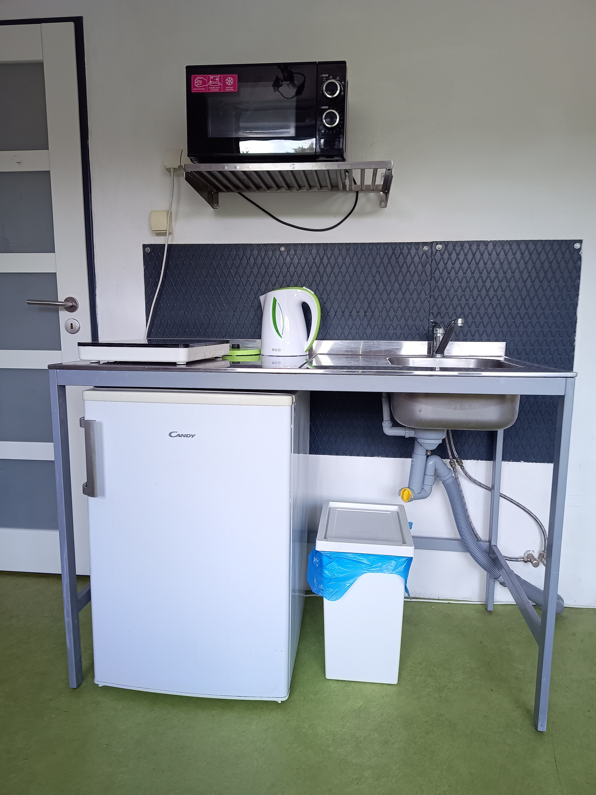 kitchenette / kuchyňský kout