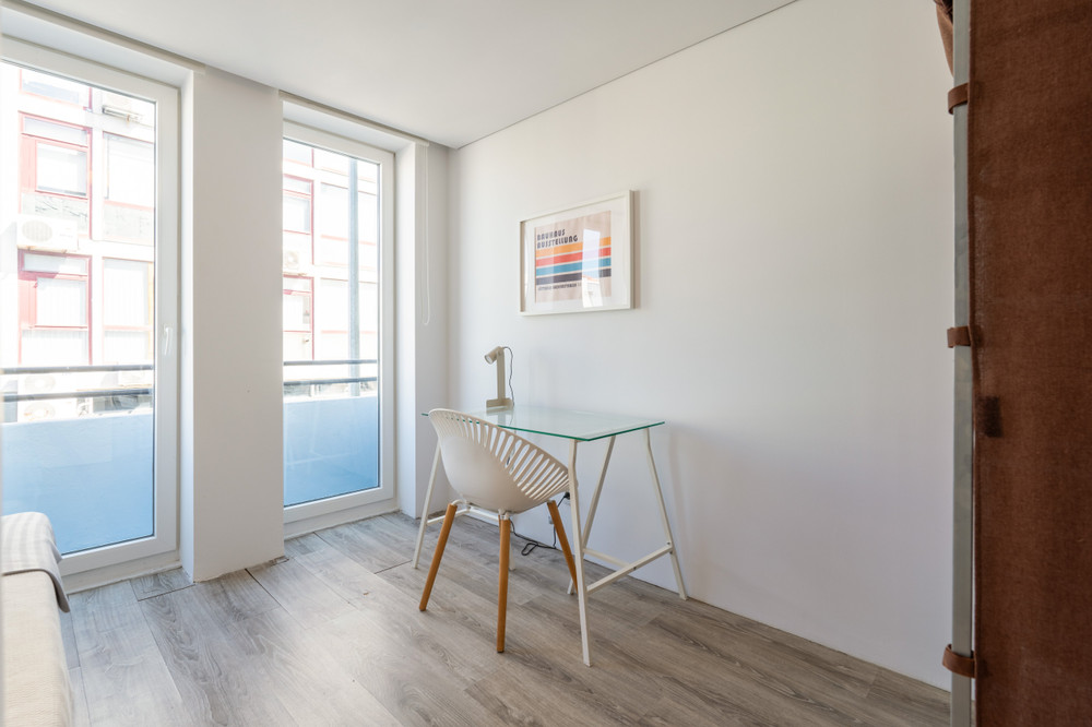Cozy Balcony Single Bedroom – Room 1 preview