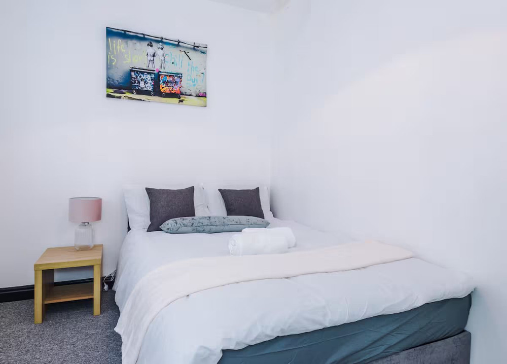 Spacious 6-Bedroom Property Perfect for Groups preview