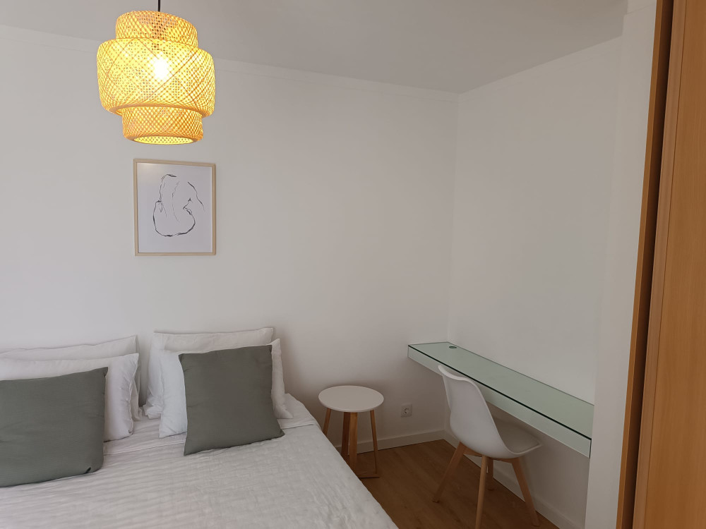 Refurbished, minimalist apartment in VN de Gaia