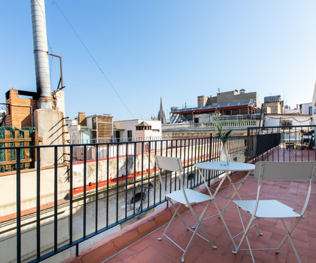 CHEERFUL APARTMENT WITH TERRACE IN GOTHIC QUARTER