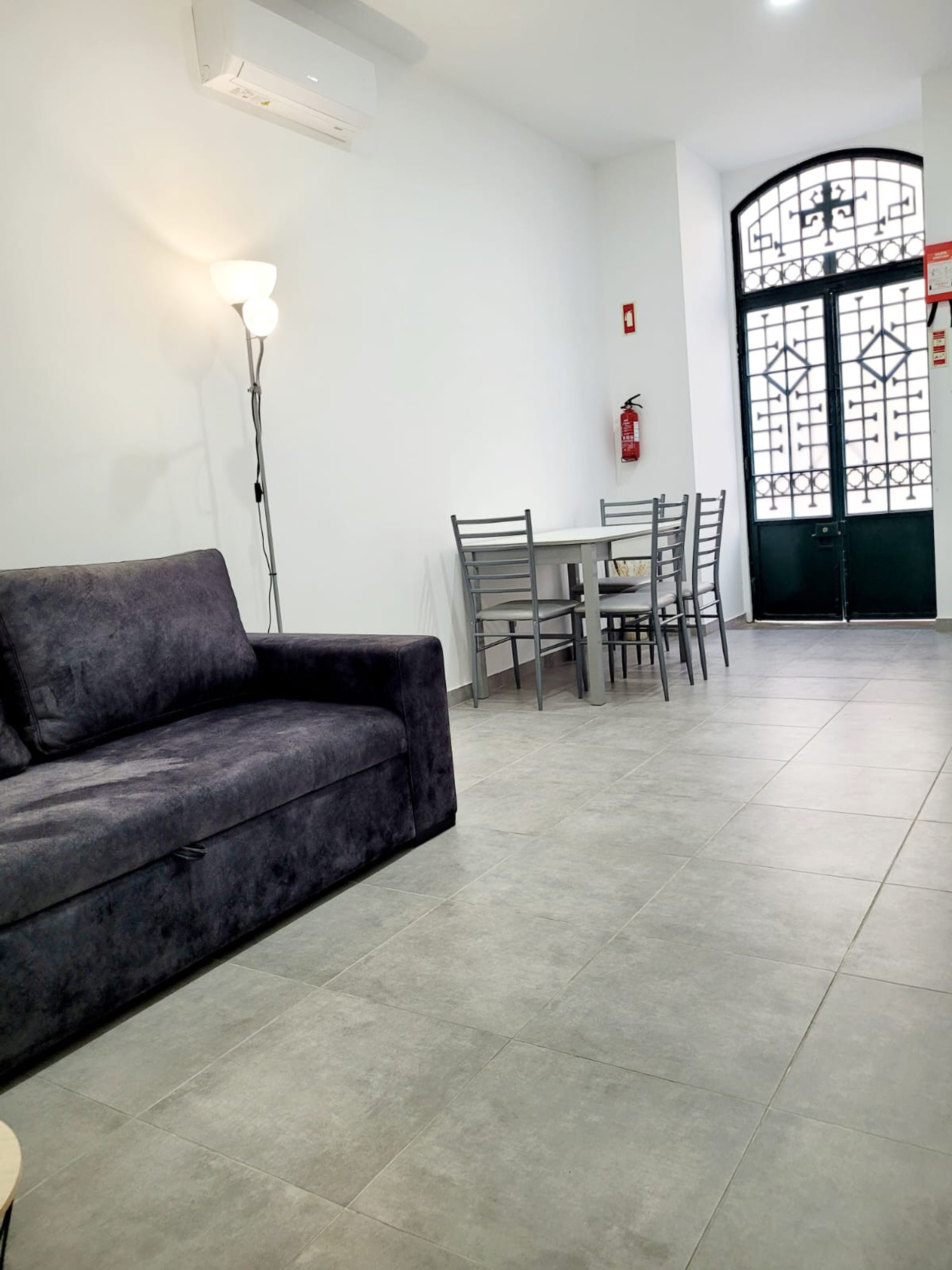Sala de estar e mesa de jantar