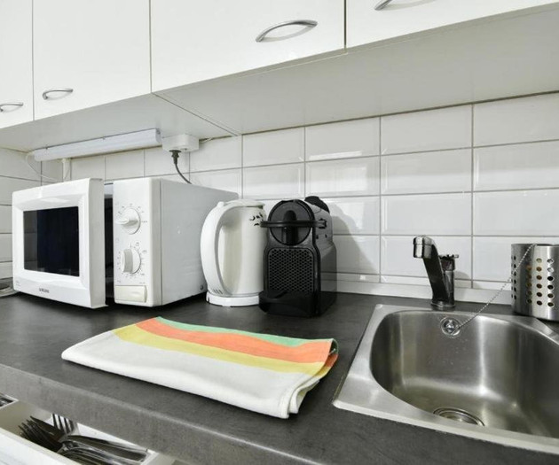 Modern Hideaway on Victor Hugo w AC by NW