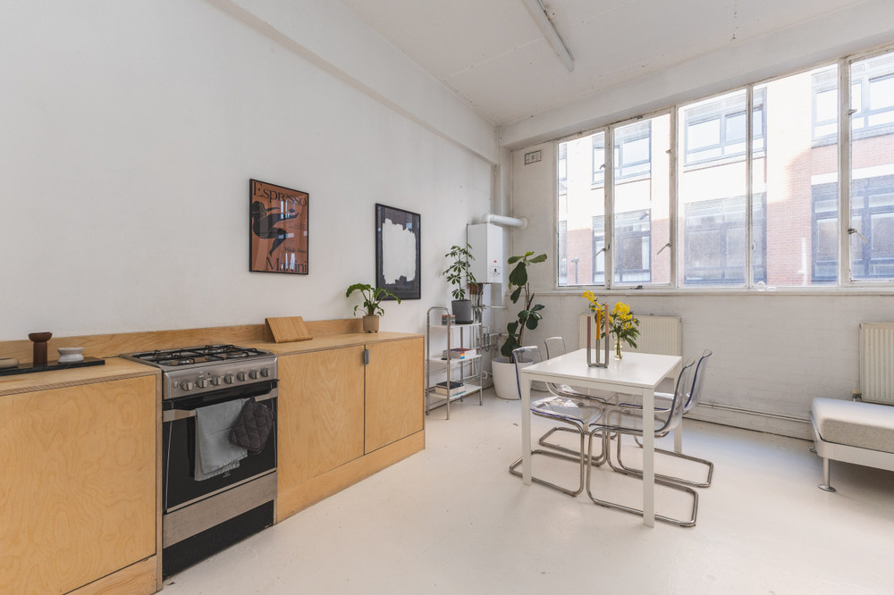 Bright 2BR Flat, Near Central Line, Bethnal Green preview