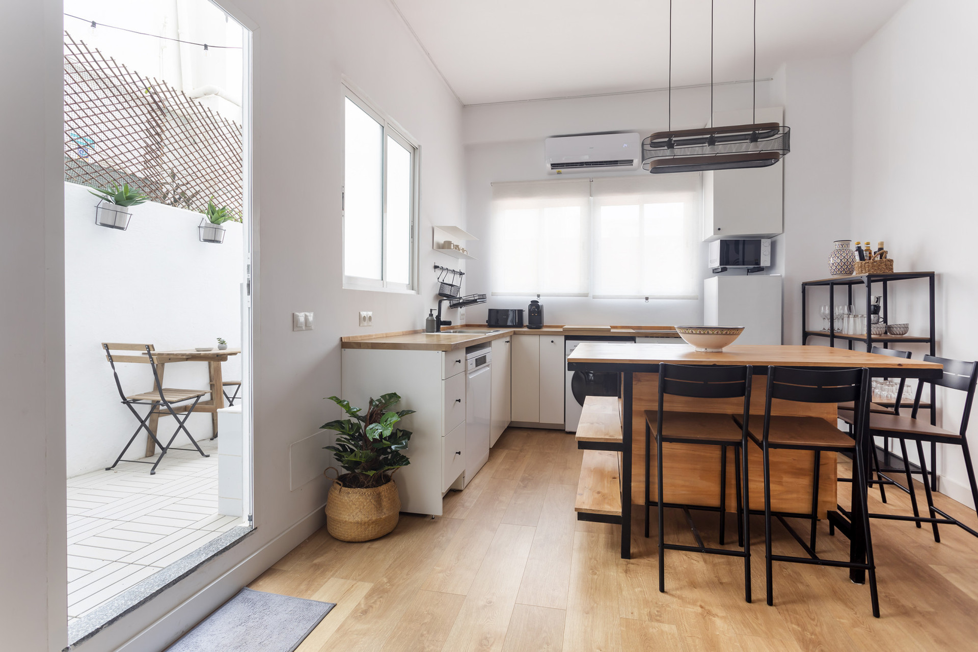 Fully equipped kitchen