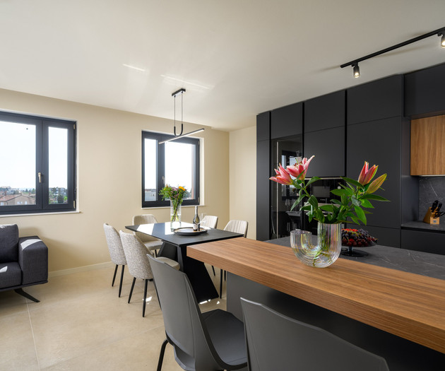 Penthouse Retreat in Umag • Ideal Remote Workers