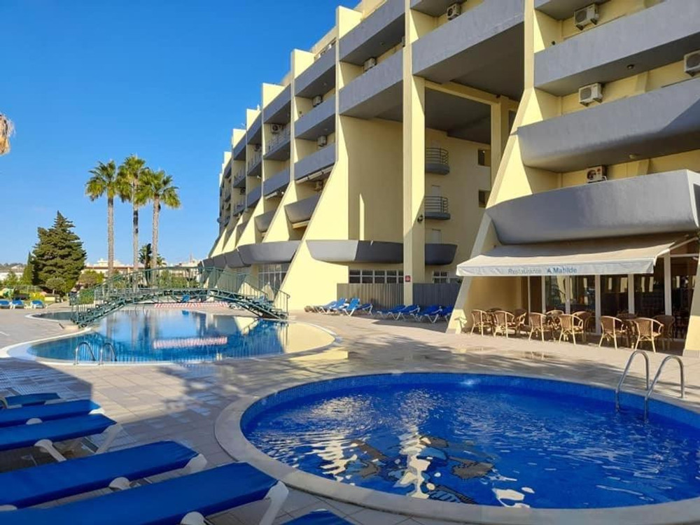 1 bedroom apartment in Meia Praia preview