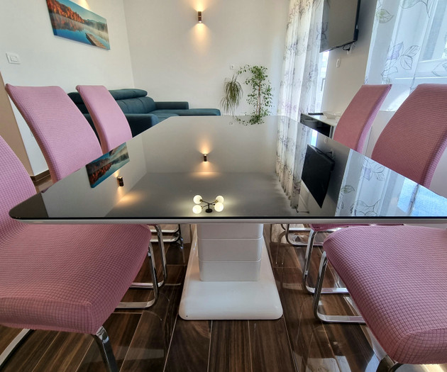 FOR RENT: MODERN TWO-BEDROOM APARTMENT