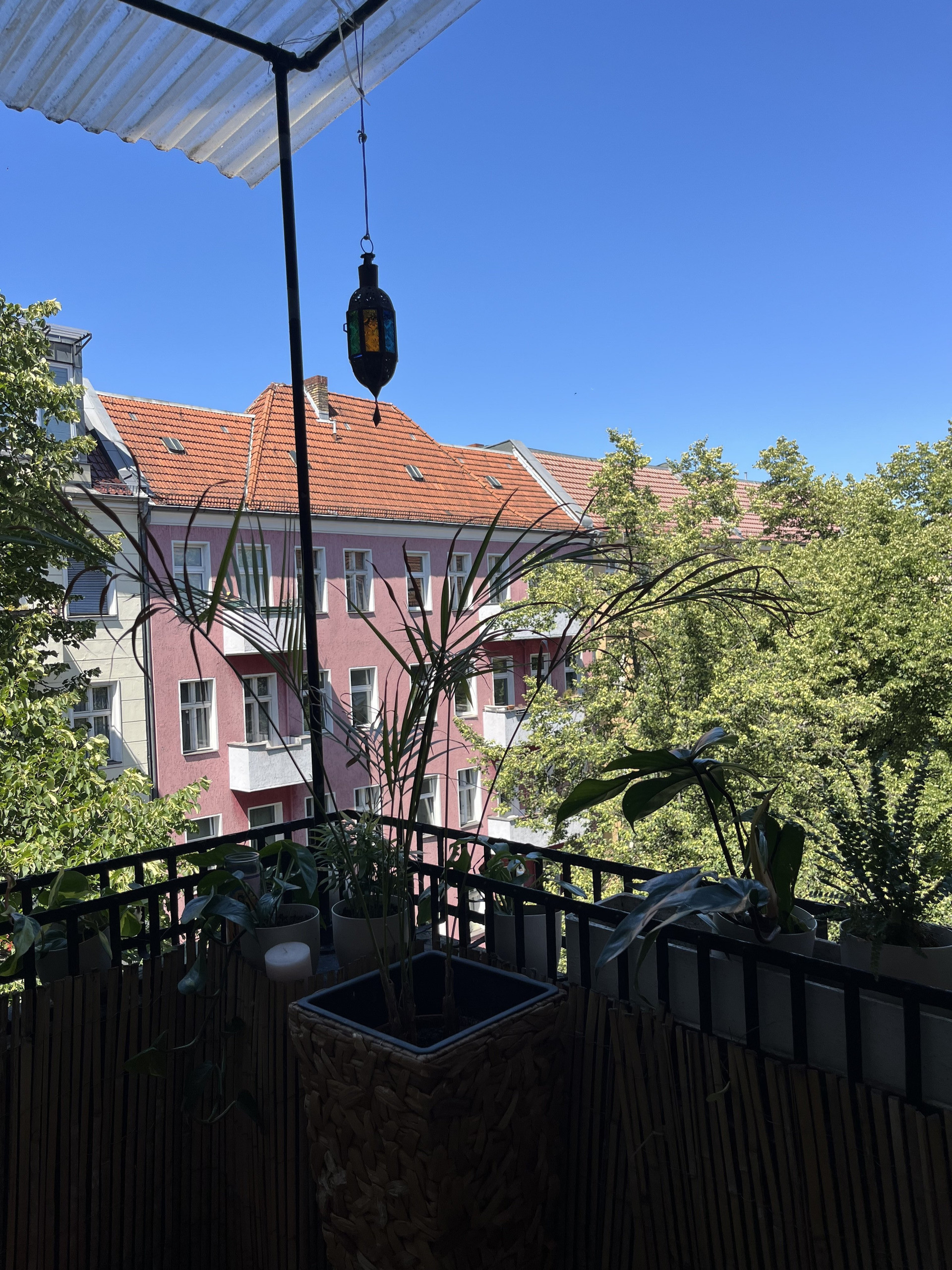 Balcony in the heart of Neukölln, close to Landwehrkanal/ Maybachufer