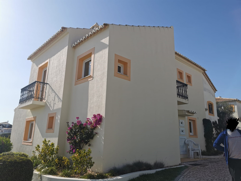 Quiet house w/ sea views, close to beach