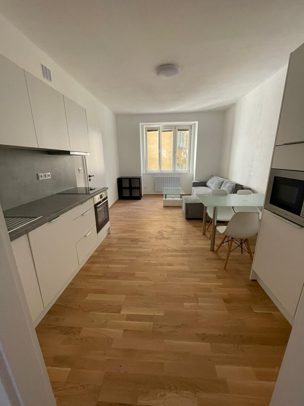 Modern apartment in Dejvice for up to 5 guests preview