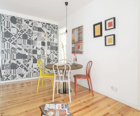 Quiet, central 2 bedroom Lisbon Pateo Apartment