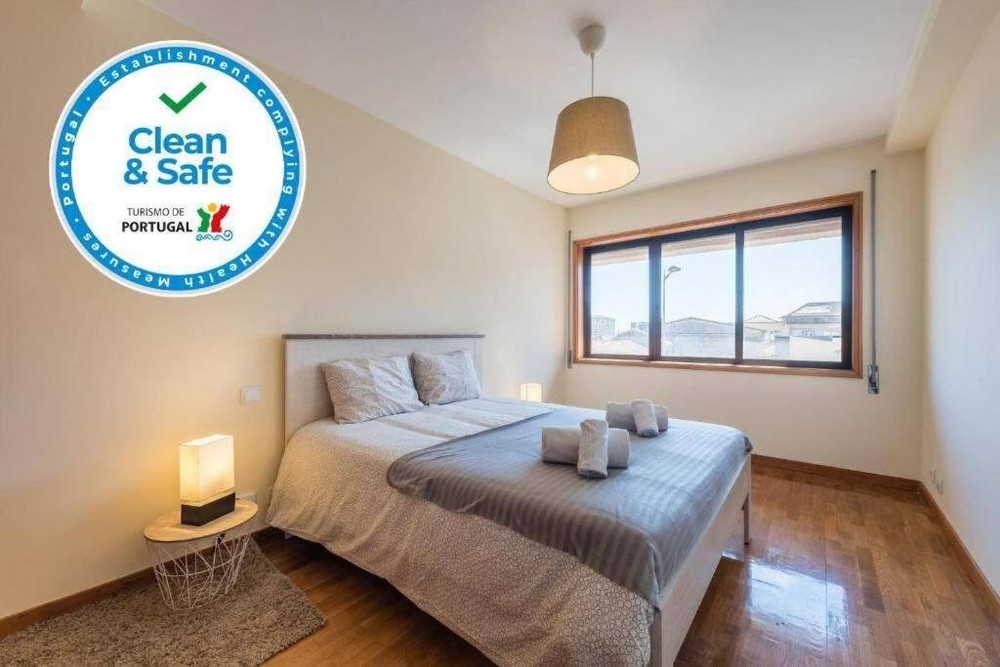Spacious 1BR by Metro | Gaia/Porto preview