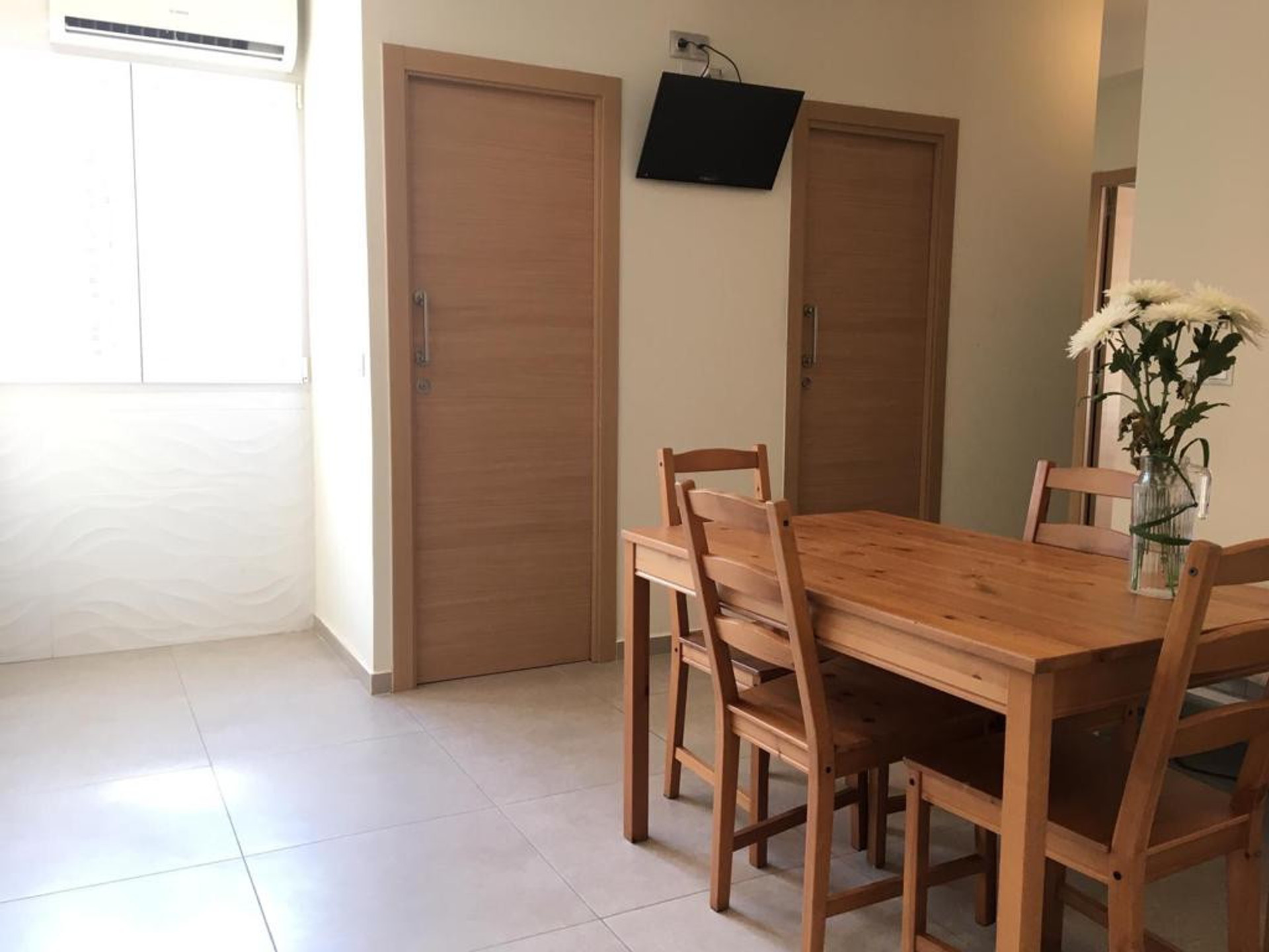 EATING AREA