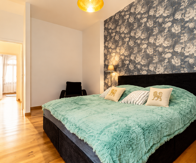 Hound Deluxe Suite | Historic Vysehrad Luxury