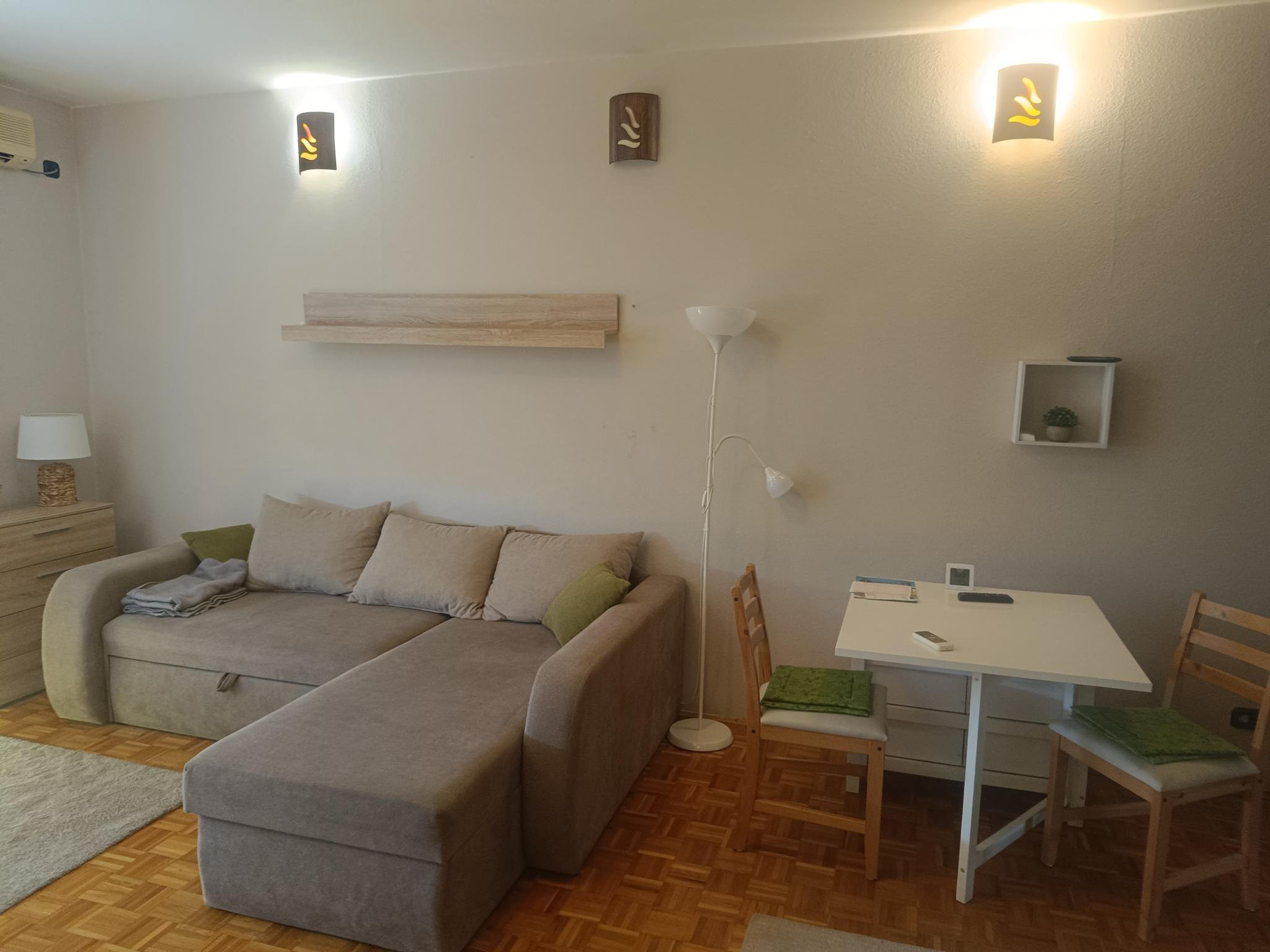 Livingroom picture2