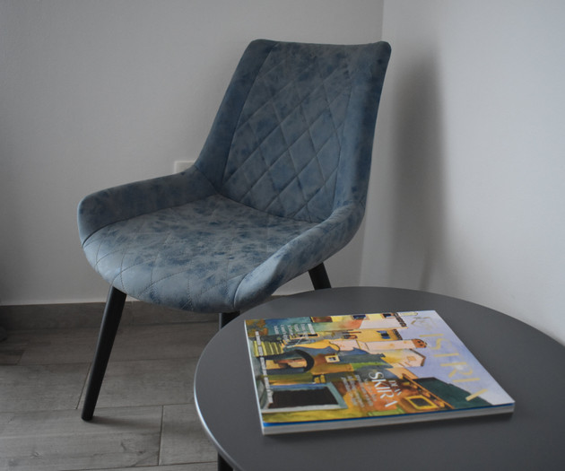 Reading chair with side table
