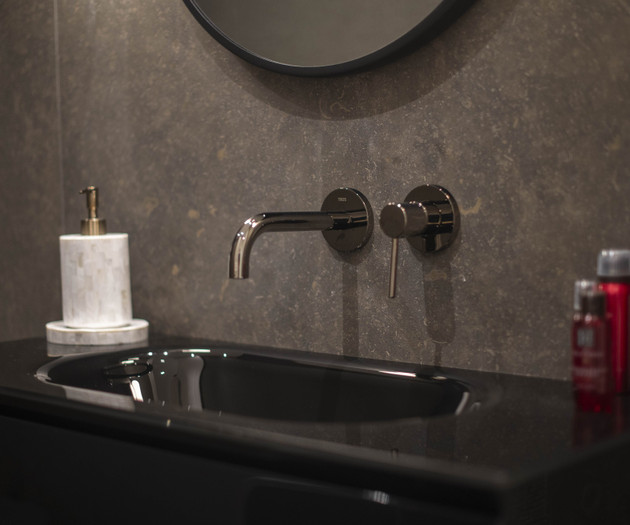 Powder room faucet