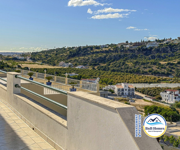 Villa Verde - 4 bedrooms, Marina view, pool & BBQ