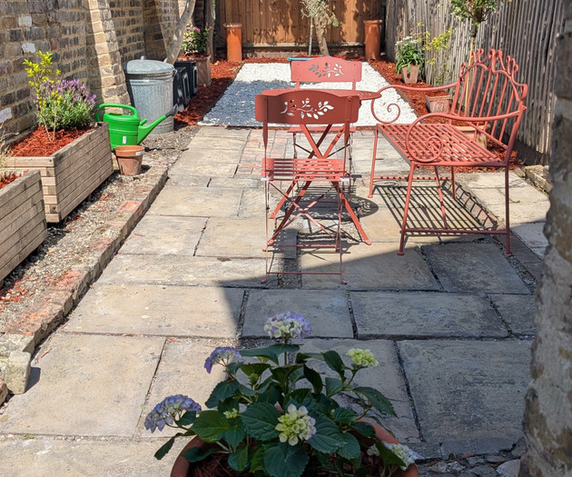 Garden with patio and plants