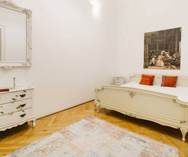Palace apartment on Andrassy Avenue