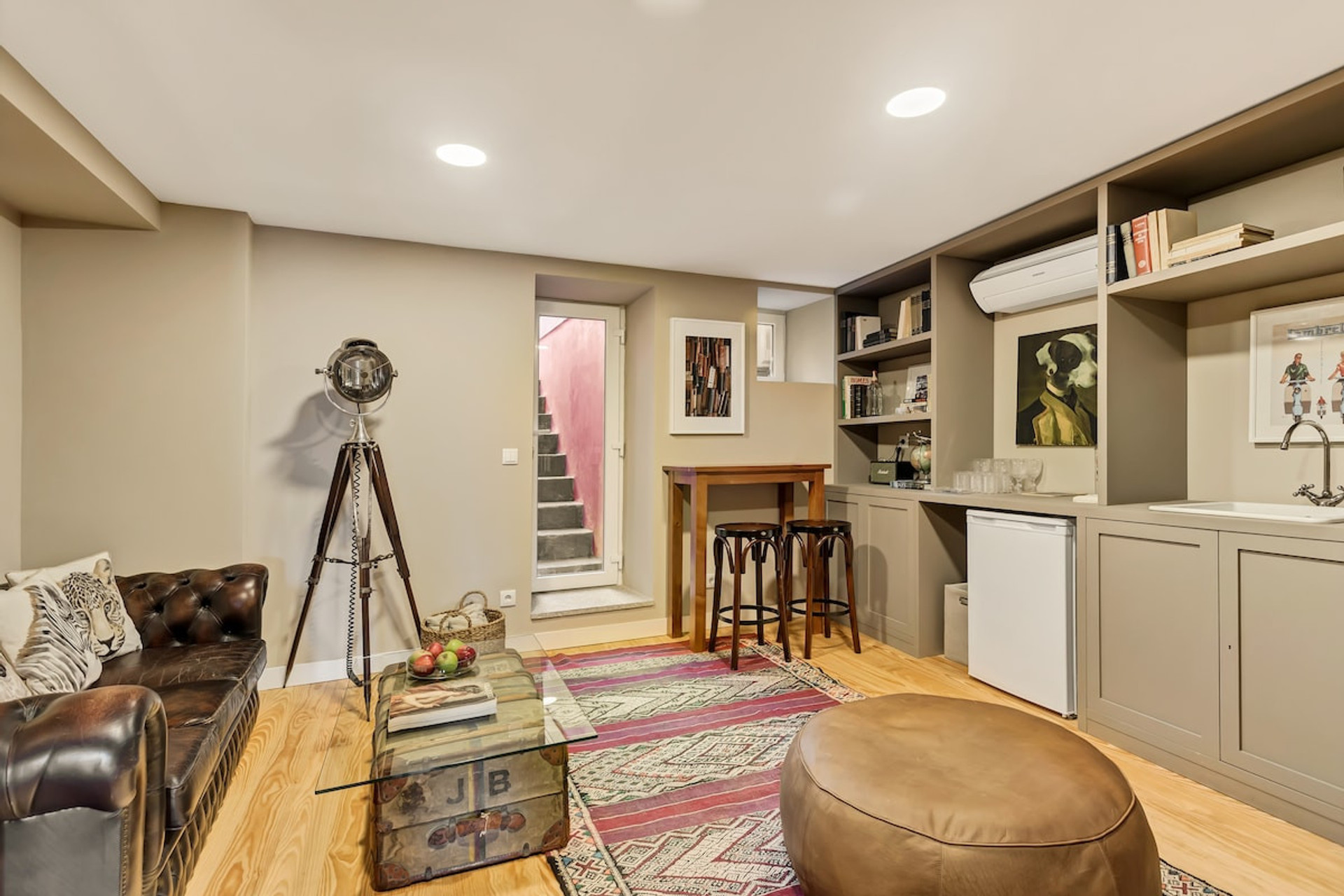 Living room image 1