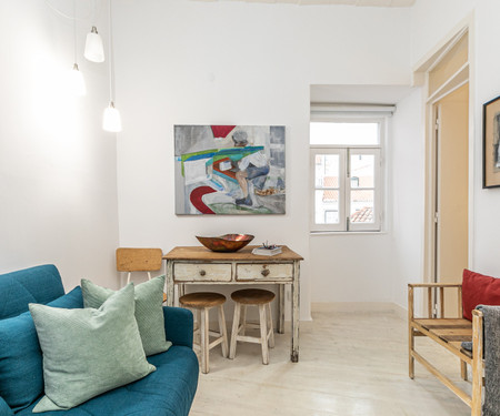 Central and bright one-bedroom apartment in Alfama