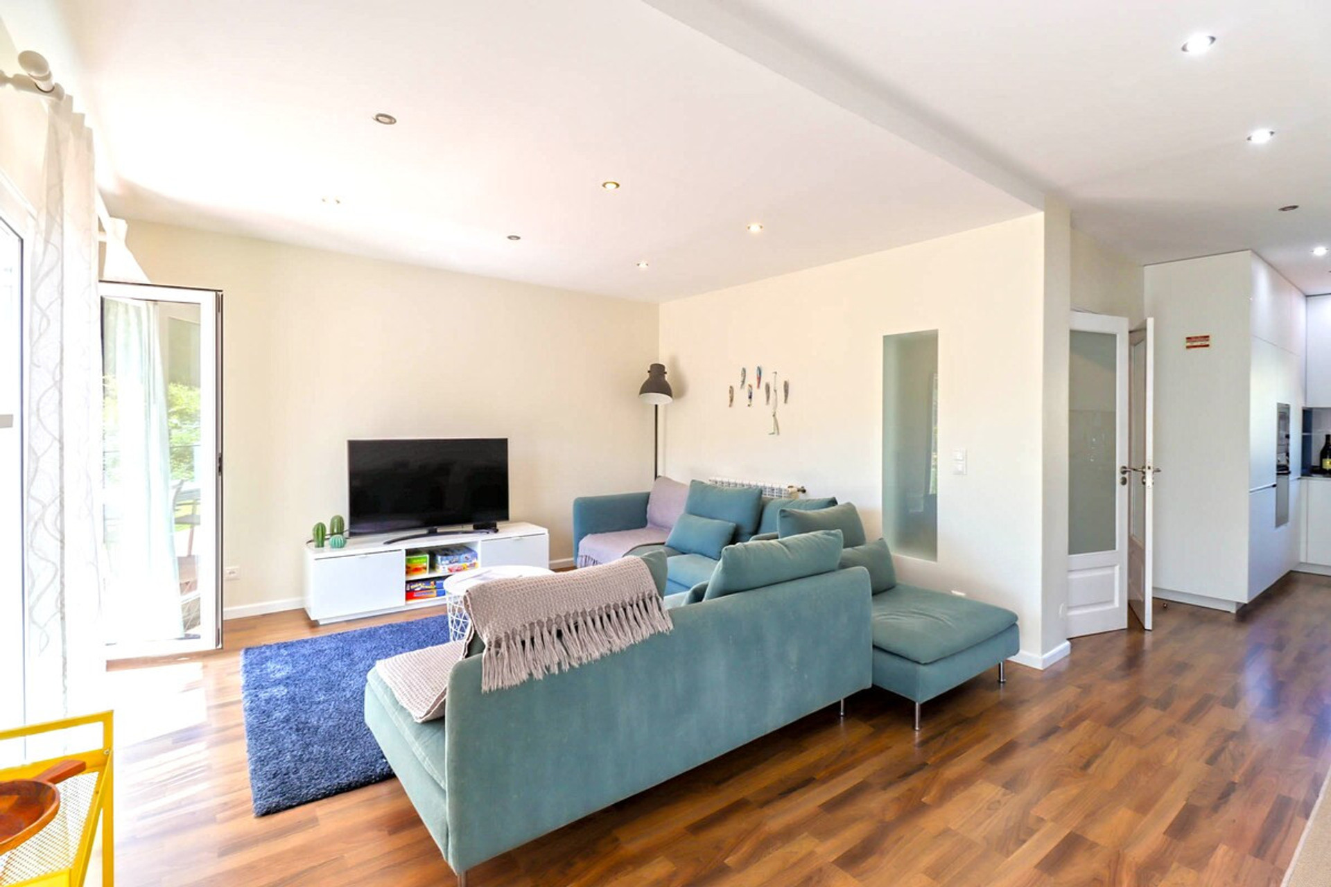 Living room image 3
