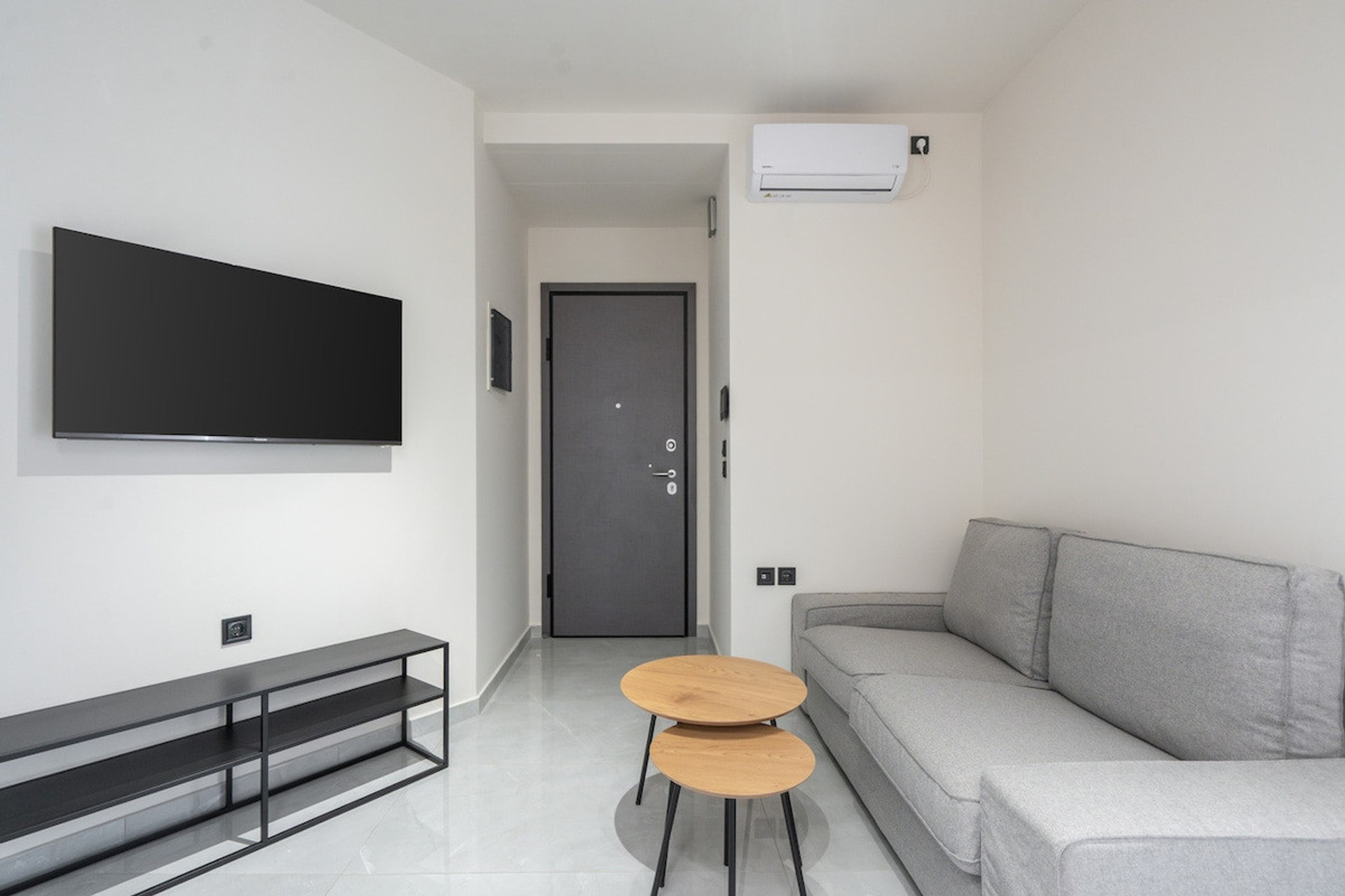 Living room image 2