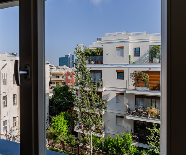 Blueground |Nahalat Bynamin,Garden view,Balcony-09